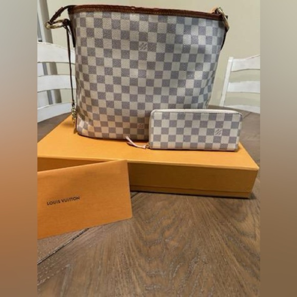 LV Bag with wallet